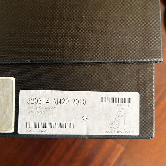 Authentic Saint Laurent Paris heels. Dark, gray and black. - Picture 12 of 13